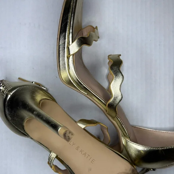 Kelly & Katie Metallic Gold Heels - Picture 4 of 5